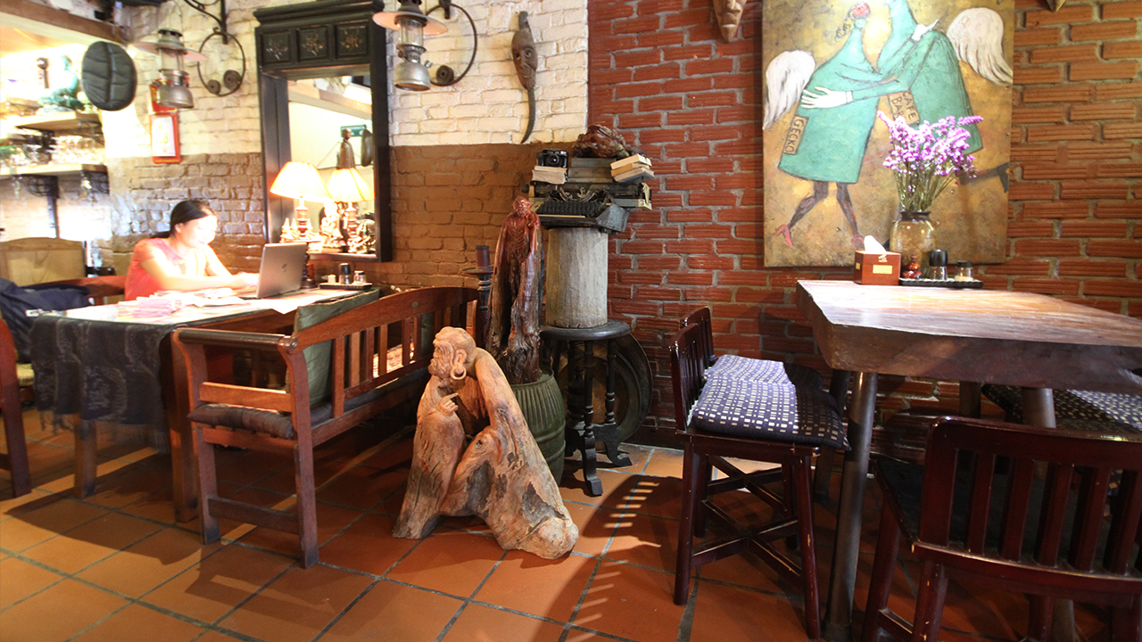 thiet-ke-noi-that-ban-ghe-cafe